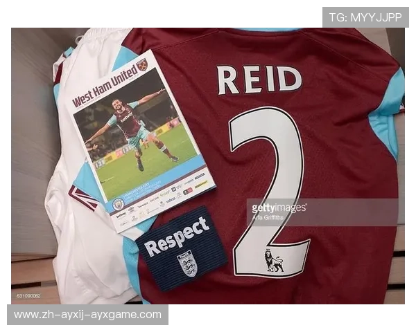 英超球衣是否双臂章设计?规则与视觉分析 英超球衣是否双臂章设计?规则与视觉分析